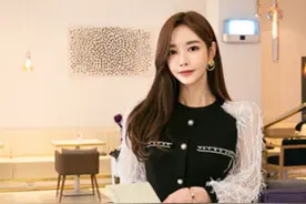 知性时尚穿搭，黑桃皇后性感搭配，女神展现大长腿图片