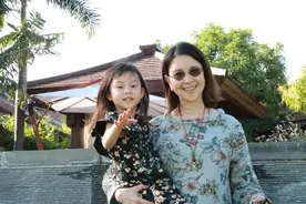 80年代女星张伟欣：当年差点死在片场，女儿离婚是她的痛图片