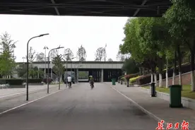 武汉这些江滩可骑车畅游，汉口江滩三期有专用观光道、武昌青山江滩限时骑行图片
