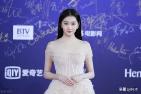 关晓彤被学校拉黑，北影校长考虑开除？是不是真的？图片