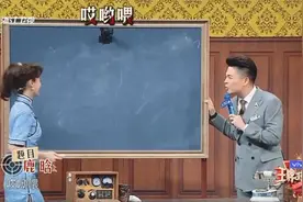 《王牌》baby在关晓彤面前画鹿晗，晓彤有些害羞图片