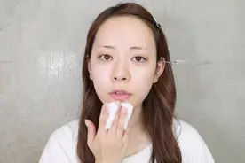 写给女人：化妆没那么伤脸！化妆时没注意这4点，才容易干燥衰老图片