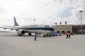 吐鲁番机场改扩建工程全面开启图片