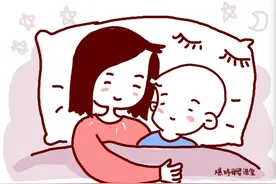 孩子晚上和谁睡就和谁亲？研究表明：不在于人而是不能错过黄金期图片