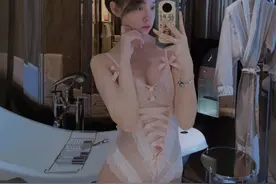 小说：极品白富美对我妩媚一笑：“求求你跟我去办点事好不好！”图片