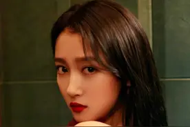 关晓彤，性感美丽、肤白貌美、身材比例好，长腿大美女，谁不爱呢图片