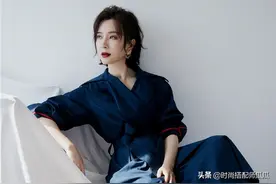 夏天不管穿裙子还是裤子，少搭高跟鞋，学陈数这样穿，优雅又时髦图片