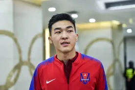 回家乡踢球？深足边卫或租借加盟重庆图片