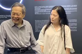 97岁杨振宁曾罕见分享长寿秘诀，坦言要活到108岁，翁帆一脸平静图片