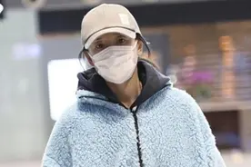 40岁董洁机场穿着显廉价，眼神呆滞状态差，竹竿腿暴瘦让人担心图片