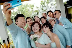 还记仇？贾玲新电影邀请包贝尔夫妇宣传，柳岩彻底与他们划清界限图片