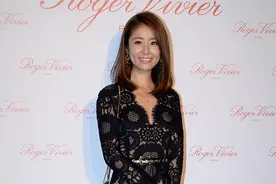 林心如这造型绝了，穿黑色蕾丝连体裤身材不输超模，轻松美出圈图片