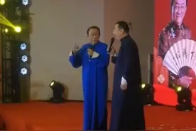 74岁大师侯耀华卖力商演，观众却不捧场？曾被曝出场费才5万块图片
