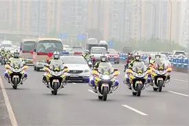 最后一个任务：解散，回家！图片
