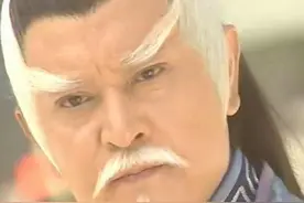 倚天中，白眉鹰王殷天正打得过混元霹雳手成昆吗？不是一个级别的图片