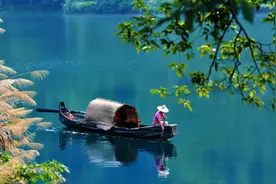 真正聪明的人，总是“低人一等”图片