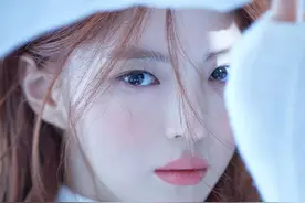 韩国美女明星韩素希杂志写真图片图片