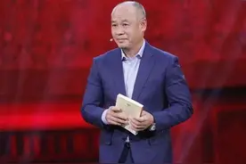 广西小伙，19岁得冠军，25岁卖服装，年入110亿，凭啥？图片
