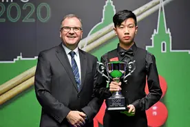 5-2大胜！一战成名！中国17岁斯诺克新星爆冷，淘汰7次世界冠军图片