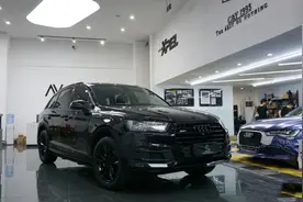 新款奥迪Q7:海外实车照，黑武士风格，霸气十足图片