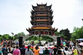 中共湖北省委常委、武汉市委书记王忠林：感恩奋进 砥砺前行 奋力谱写新时代武汉高质量发展新篇章图片