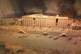 《八佰》中陈树生抱着手榴弹和敌人同归于尽，可信度到底有多少图片