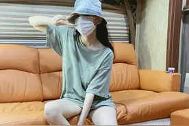 古力娜扎穿同一双小白鞋，却换了3次长袜，不料秀出“漫画腿”图片