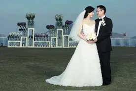 许晋亨李嘉欣：曾桃花新闻满天飞的两人，为何成为了彼此的唯一？图片