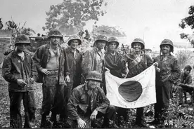 上万日本平民被军人强迫跳崖自杀：1944年6月15日塞班岛战役爆发图片