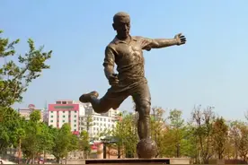 国乒和国足对比，国足需要一个刘国梁和李惠堂图片