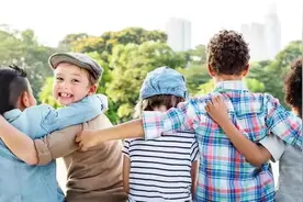 幼儿园的“社交密码”，解锁孩子的社交能力，你教会孩子了吗？图片