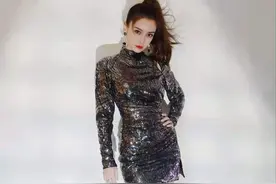 小海绵给黄晓明唱生日歌，angelababy身材配美鞋引热议图片
