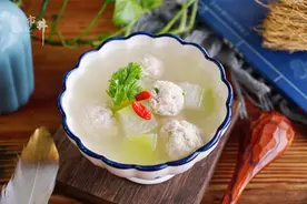 临近立秋，多用冬瓜煮这道汤，养人还降秋燥，鲜香味美值得常喝图片