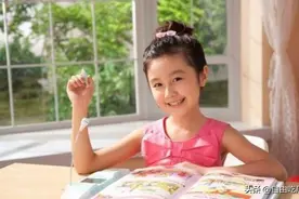 20岁“点读机女孩”近照曝光，与小时候不像，晒幼时旧照乖巧可爱图片