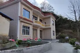 贵州黄先生76万建别墅，有花园有菜地还有池塘，引来众人拍抖音图片