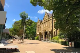 加拿大国际中学学生申墨尔本大学计算机专业本科录取要求？图片