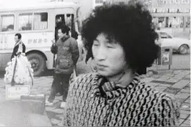 走出青瓦台的前总统，沦为阶下囚的李明博图片