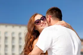 爱上已婚男上司，为了追求爱情，我成了他的地下情人图片