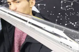 花598元买的一个动车模型，不能动的复兴号，你会买吗？视频封面