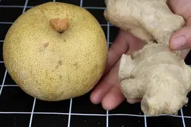 梨和生姜放在一起，没想到用处这么大，拿钱都难买的方法，太棒了图片