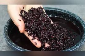 三高多吃黑米，80岁奶奶这样做，血管不堵不生病，越吃越精神图片