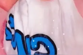 白衣服越穿越脏？教你一招让它越洗越白图片
