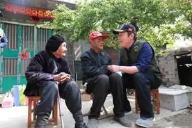 104岁老八路含泪回忆师长陈光，陈光后人感动，千里赴山东看望图片