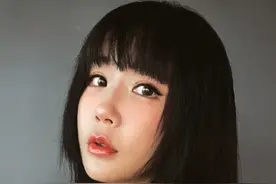 健身女神姜黎明，挑战齐刘海“公主切”，演绎日系傲娇公主范儿图片