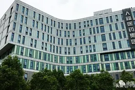人福医药入选“中国医药工业百强”图片