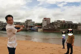 临高一渔民因积怨用刀捅死嫂子父亲 用假名潜逃32年变身雕刻师 落网时如释重负图片
