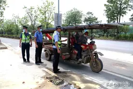 【创城进行时】车牌倒挂 超长运载  多部门联合整治“五车”乱象图片