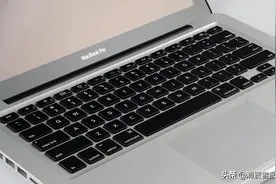 苹果Macbook屏幕再现“排线门”，免费检修“厚此薄彼”图片
