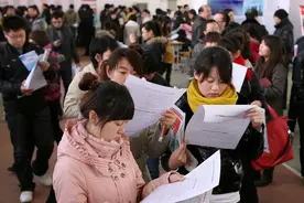 大学毕业是继续考研，还是抓紧找工作，哪一个是明智选择？图片