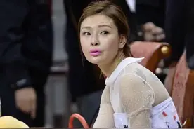 40岁广东队老板娘身价10亿，打扮时尚，为球队付出太多图片
